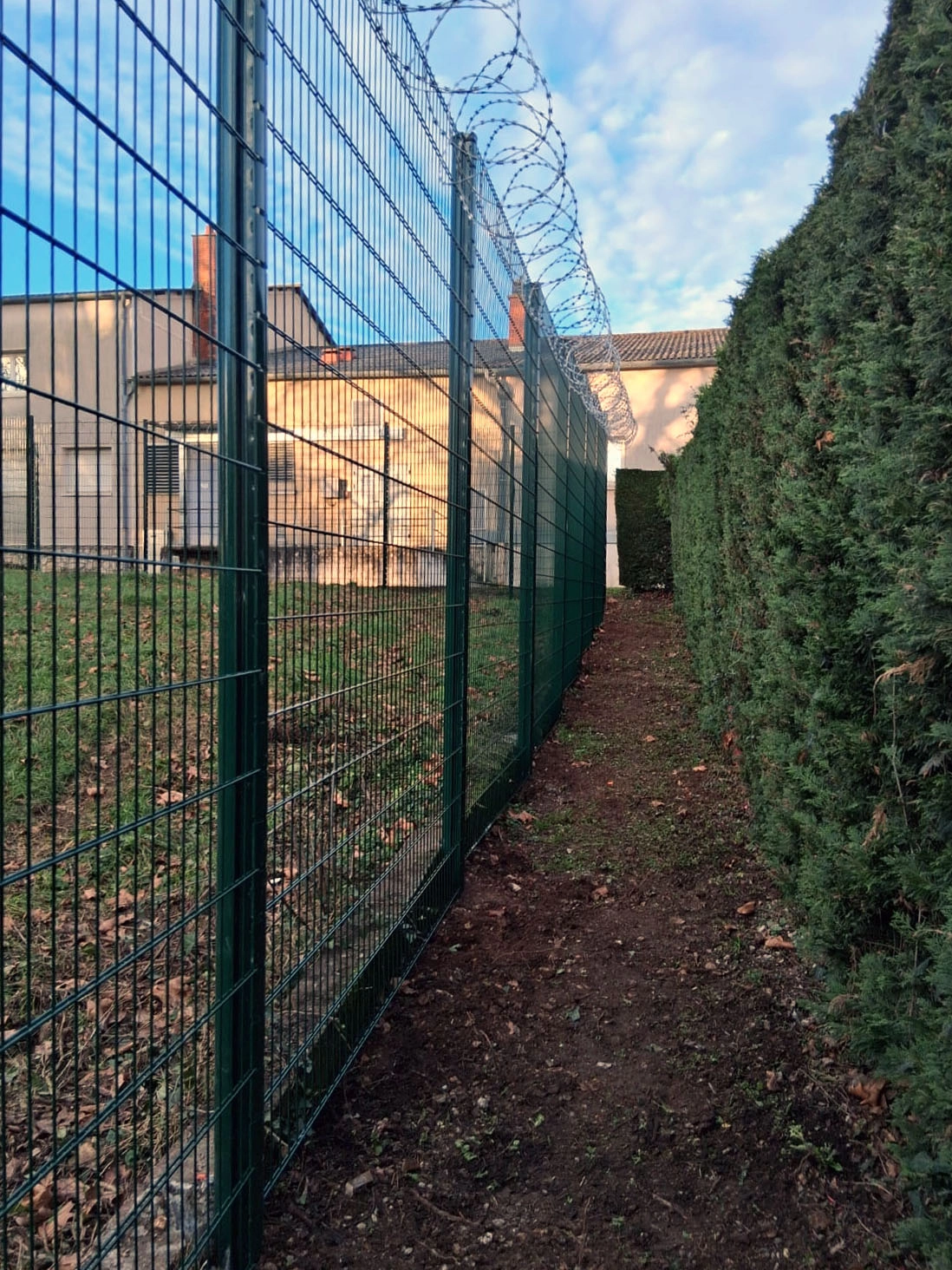 Espace Clôture sécurise un périmètre militaire