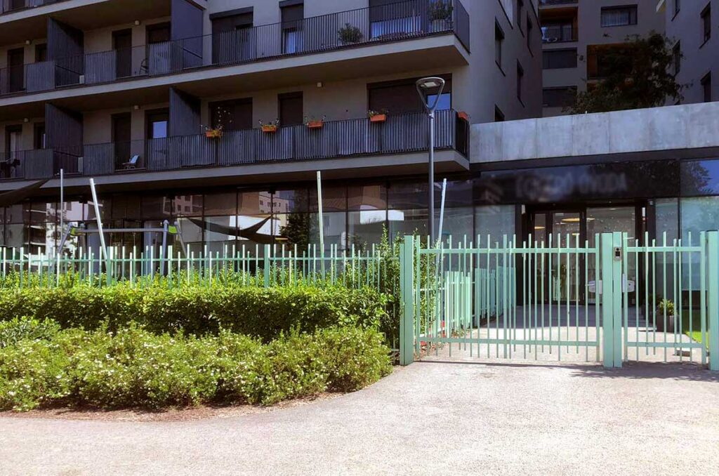 Installation de clôture barreaudée à Budapest