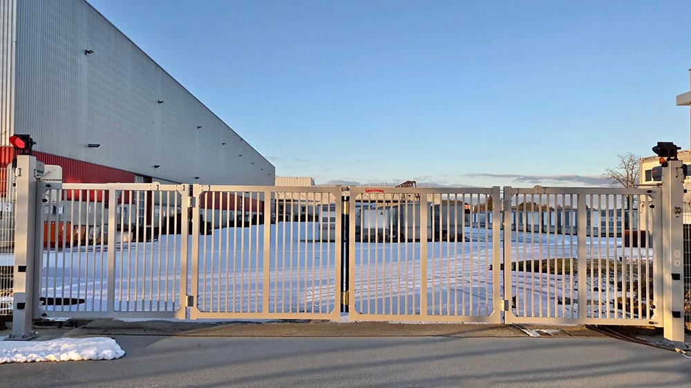 High-speed gate for extreme conditions